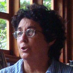 headshot of María Suárez Toro